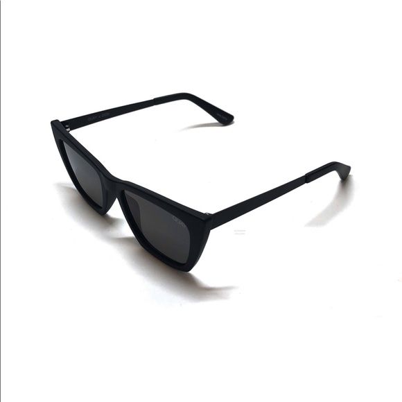 Quay Australia Black Sunglasses - Picture 6 of 13